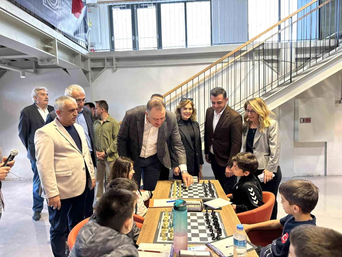 23 Nisan Ulusal Egemenlik ve Çocuk Bayramı’nda Satranç Turnuvası Başladı