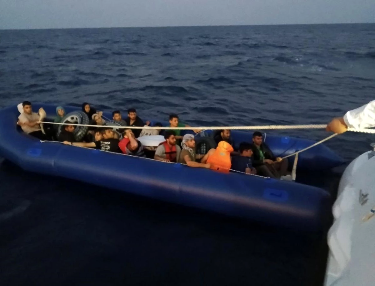 Çanakkale’de Sahil Güvenlik Ekipleri 49 Kaçak Göçmeni Kurtardı
